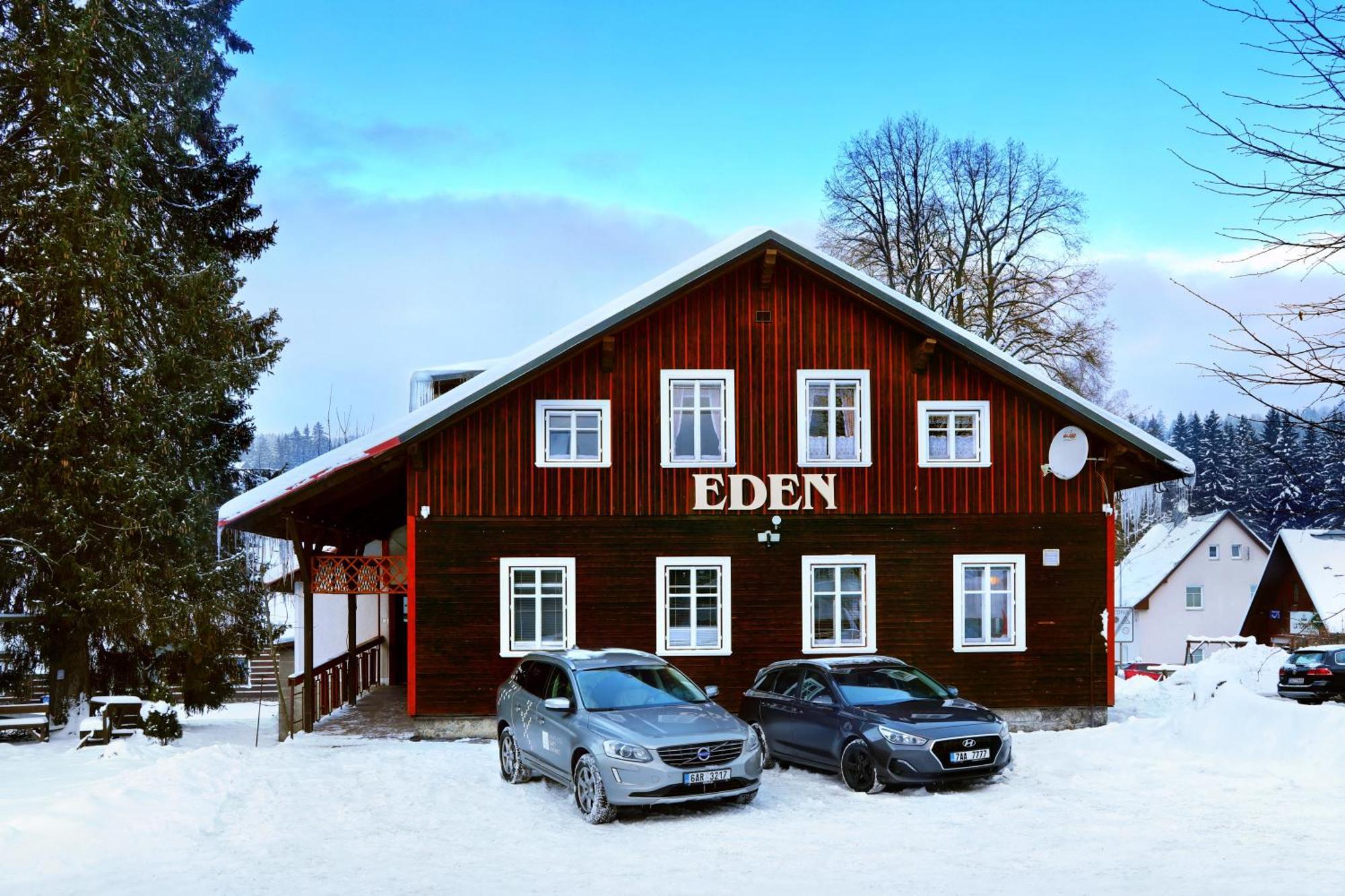 Chalupa Eden Harrachov Exteriör bild