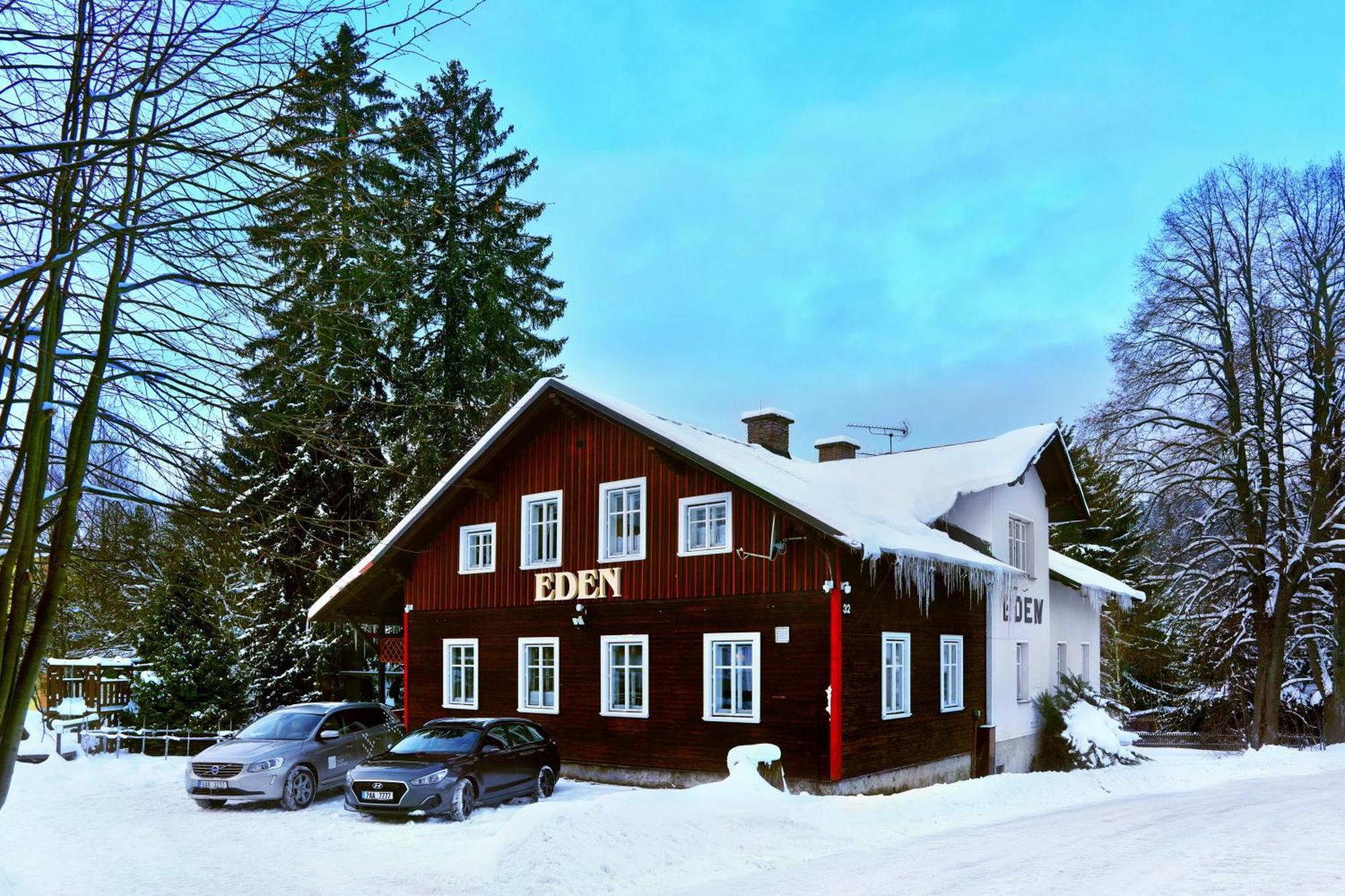 Chalupa Eden Harrachov Exteriör bild