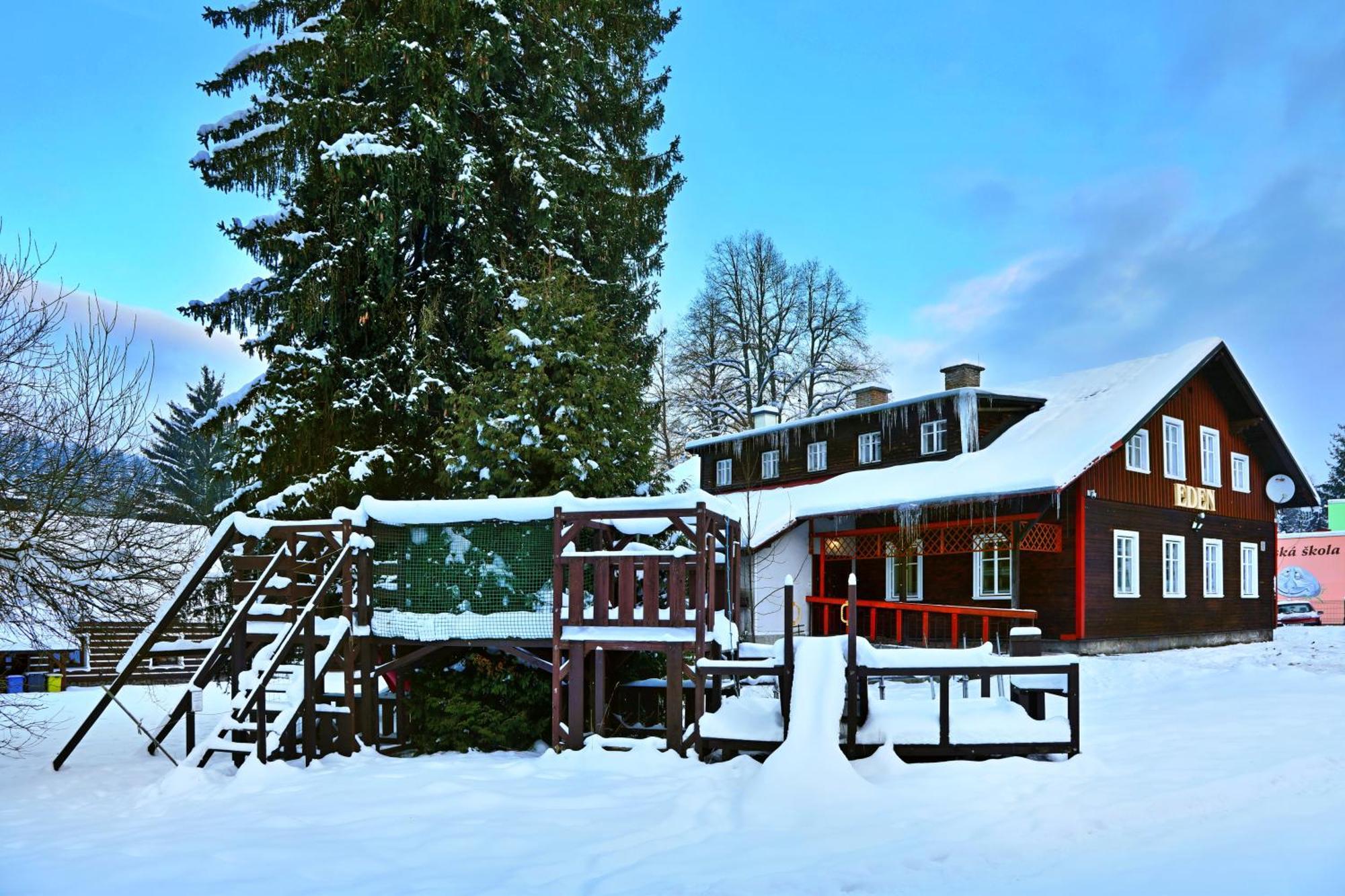 Chalupa Eden Harrachov Exteriör bild